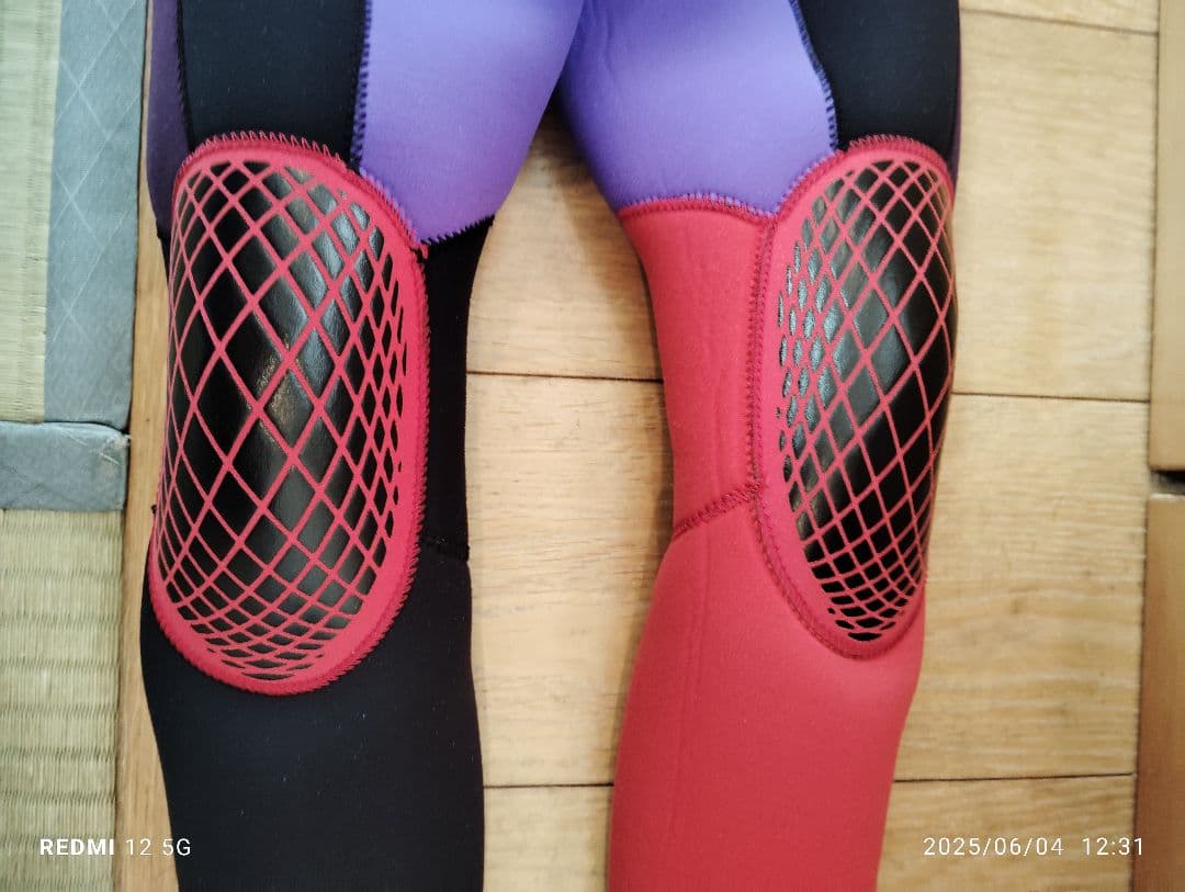 【holly】細身キッズセミドライオーダーウェットスーツ140cmー150cm