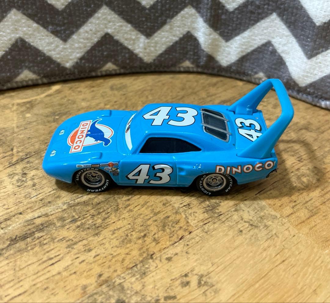 マテル　カーズ　DINCOCO キングハウラー、キング、ピットクルーのセット