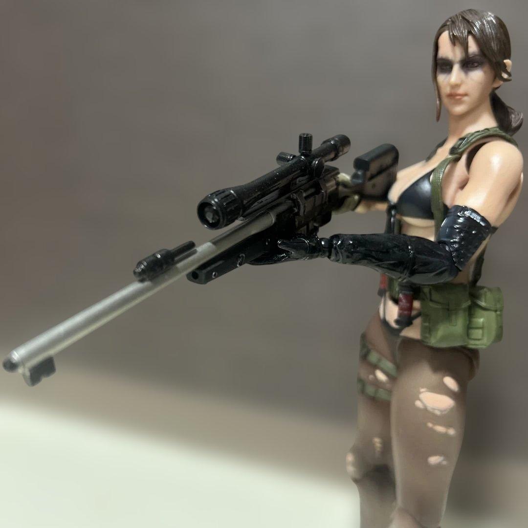 プレイアーツ改 PLAY ARTS改 クワイエット メタルギアソリッド　正規品