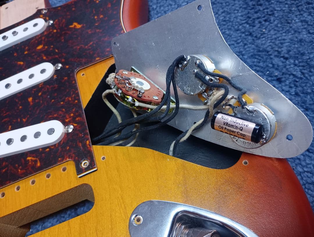 ストラトキャスター タイプ アルダー ラッカー3.33kg カスタムオーダー