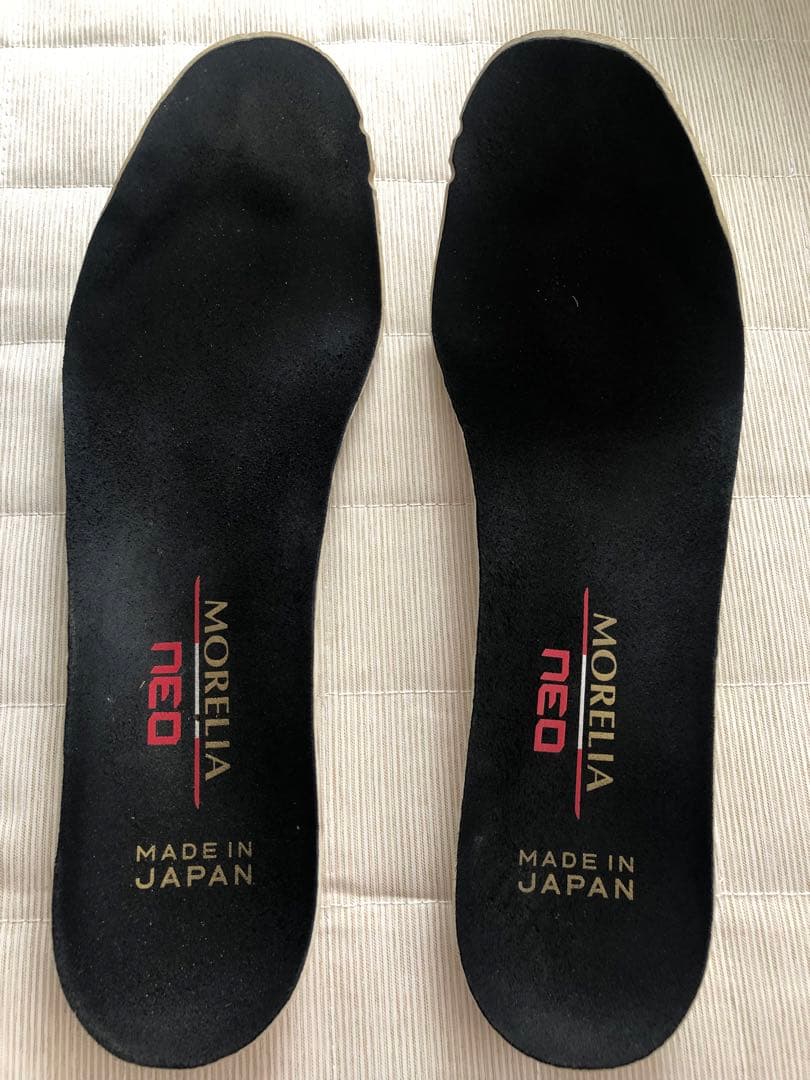 モレリア　ネオ　Mizuno サッカーシューズ ブラック/レッド