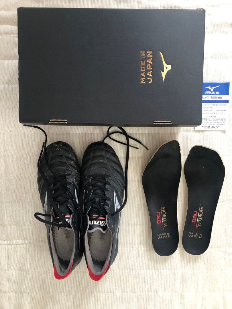 モレリア　ネオ　Mizuno サッカーシューズ ブラック/レッド