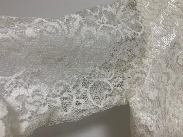 SONIA JOHNES フリル付きアイボリートップス サイズ2