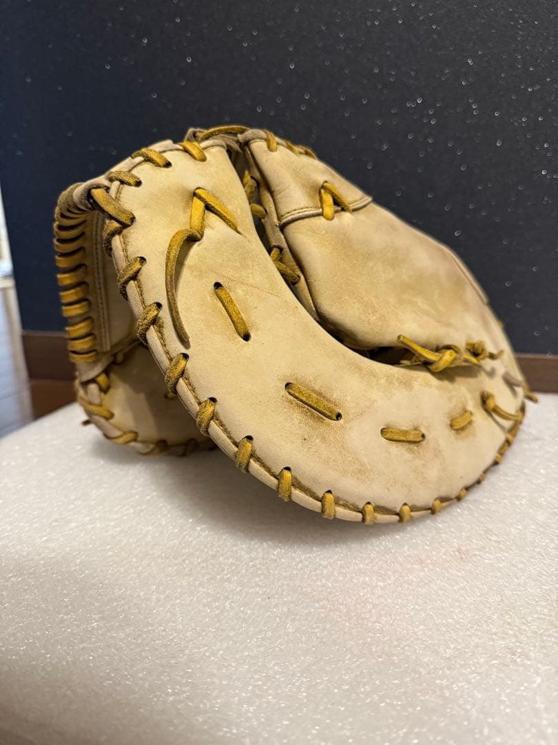 ★人気★ ハイゴールド 硬式用 ファーストミット 紐切れ無し ウェブ破れ無し