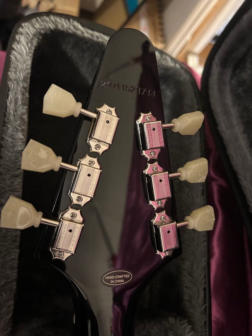 EPIPHONE Flying V Ebony（現行）純正ハードケース付き