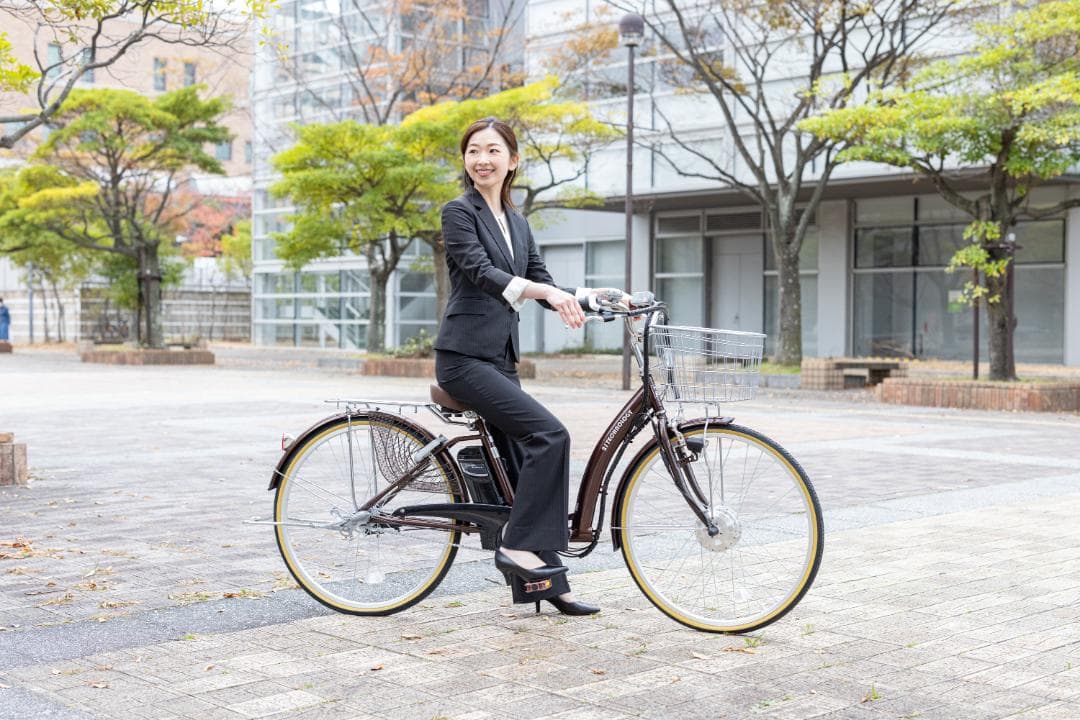 新品/送料無料　26インチ電動自転車　シマノ内装3段変速 型式認定取得 ホワイト