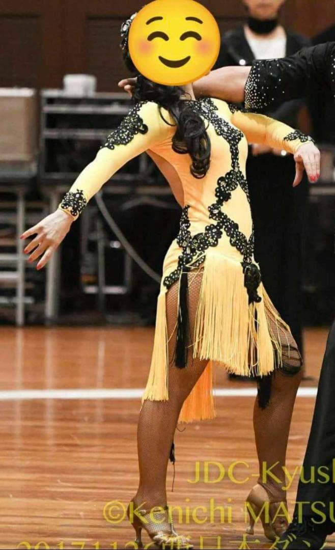 2月限定価格中古ラテンドレス(海外製) Sサイズ モデル身長145cm