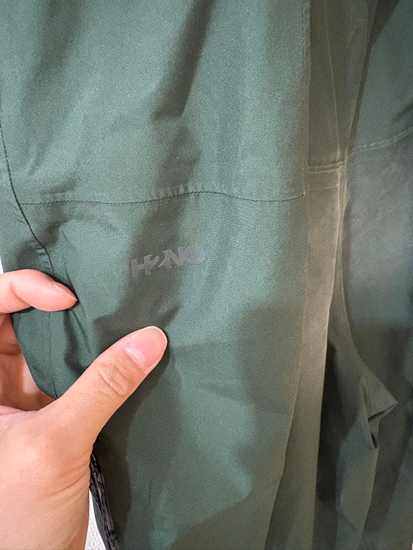 パタゴニア　パウダータウン　ビブ　ウィメンズ　お尻に擦れあり