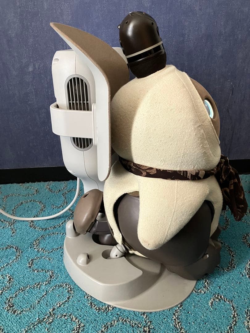 【プラン解約済】LOVOT1.0（初代）本体、ネスト（充電器）、洋服3枚、眼鏡