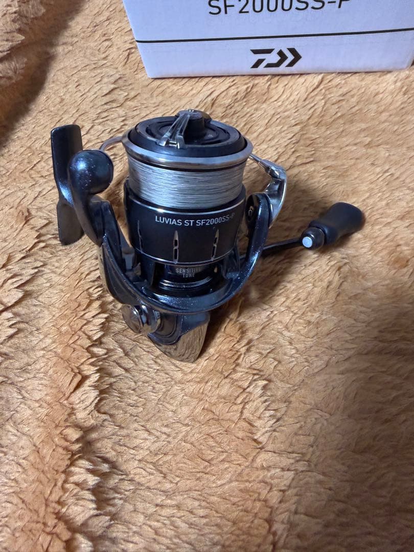 LUVIAS ST SF2000SS-P スピニングリール　24ルビアス
