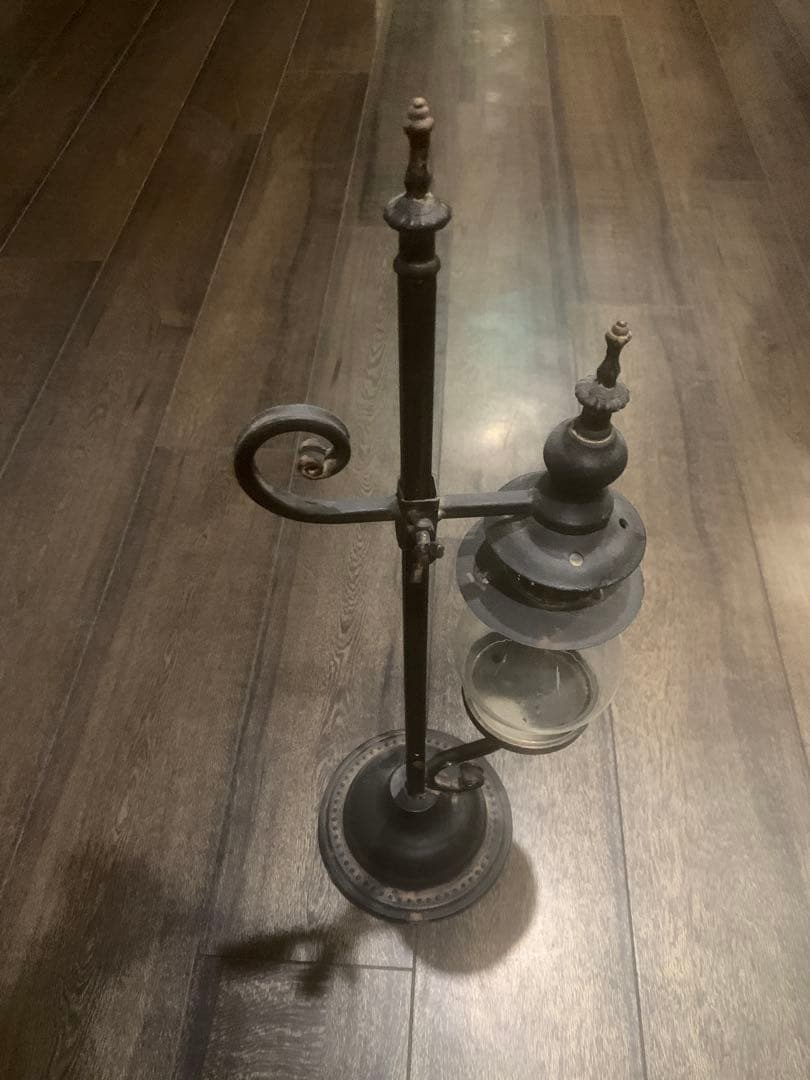 必見！！正体不明のアンティークランプ　ヴィンテージ　クラシック　ご覧下さい！！