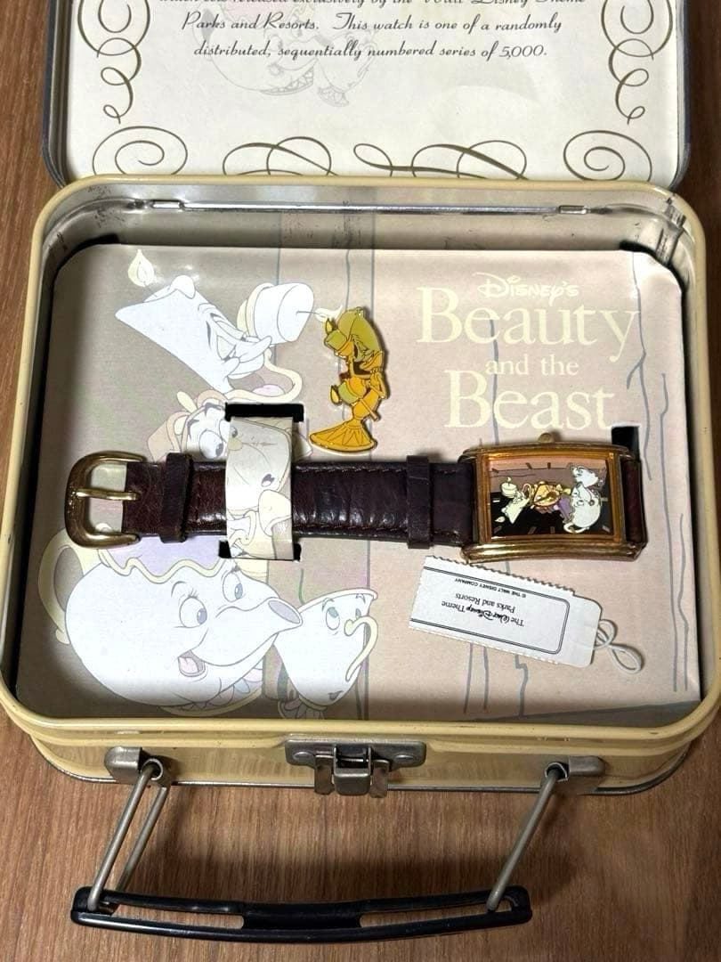 【コレクター必見！】限定5000本！美女と野獣の缶BOX入り腕時計(オマケ付)