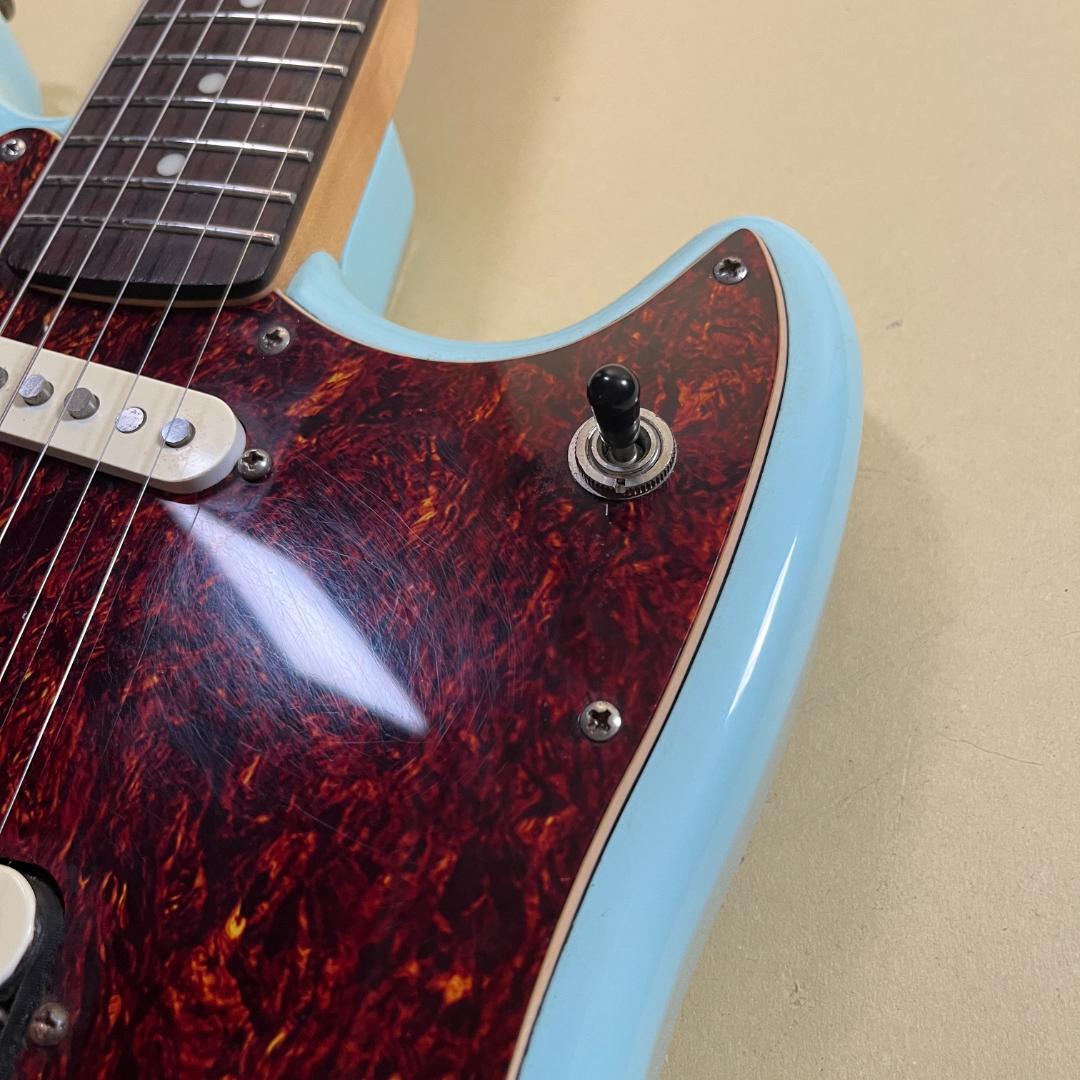 Squier Cyclone Sonic Blue 2011年製 Fender