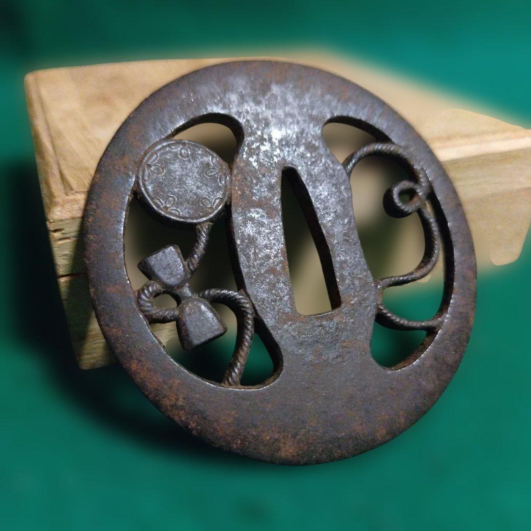 鍔　鉄地　透かし鍔