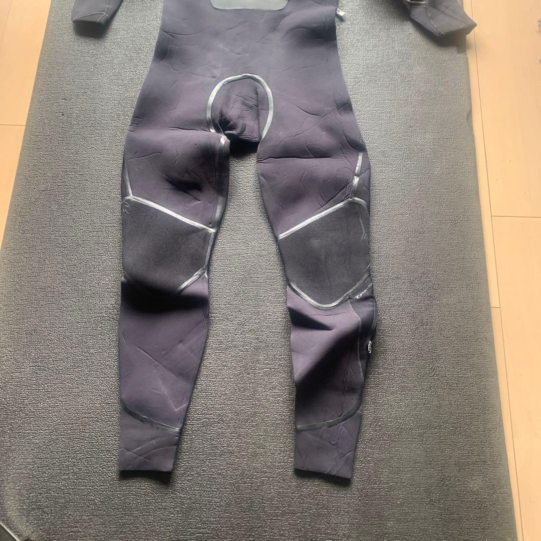 二点Ripcurl 2mm ￼ウェットスーツ