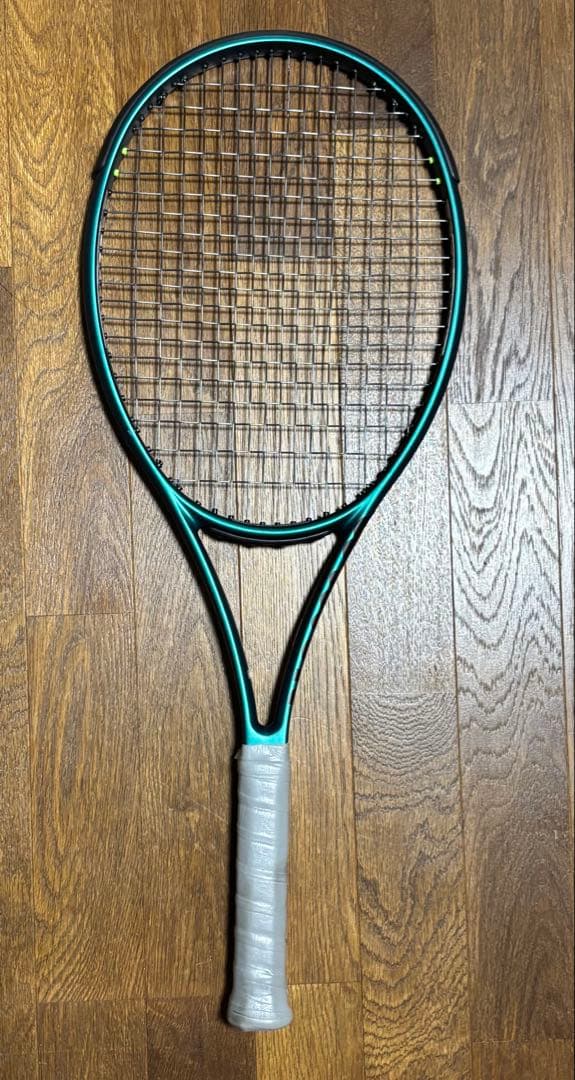 ブレード100L V9 16x20 テニスラケット