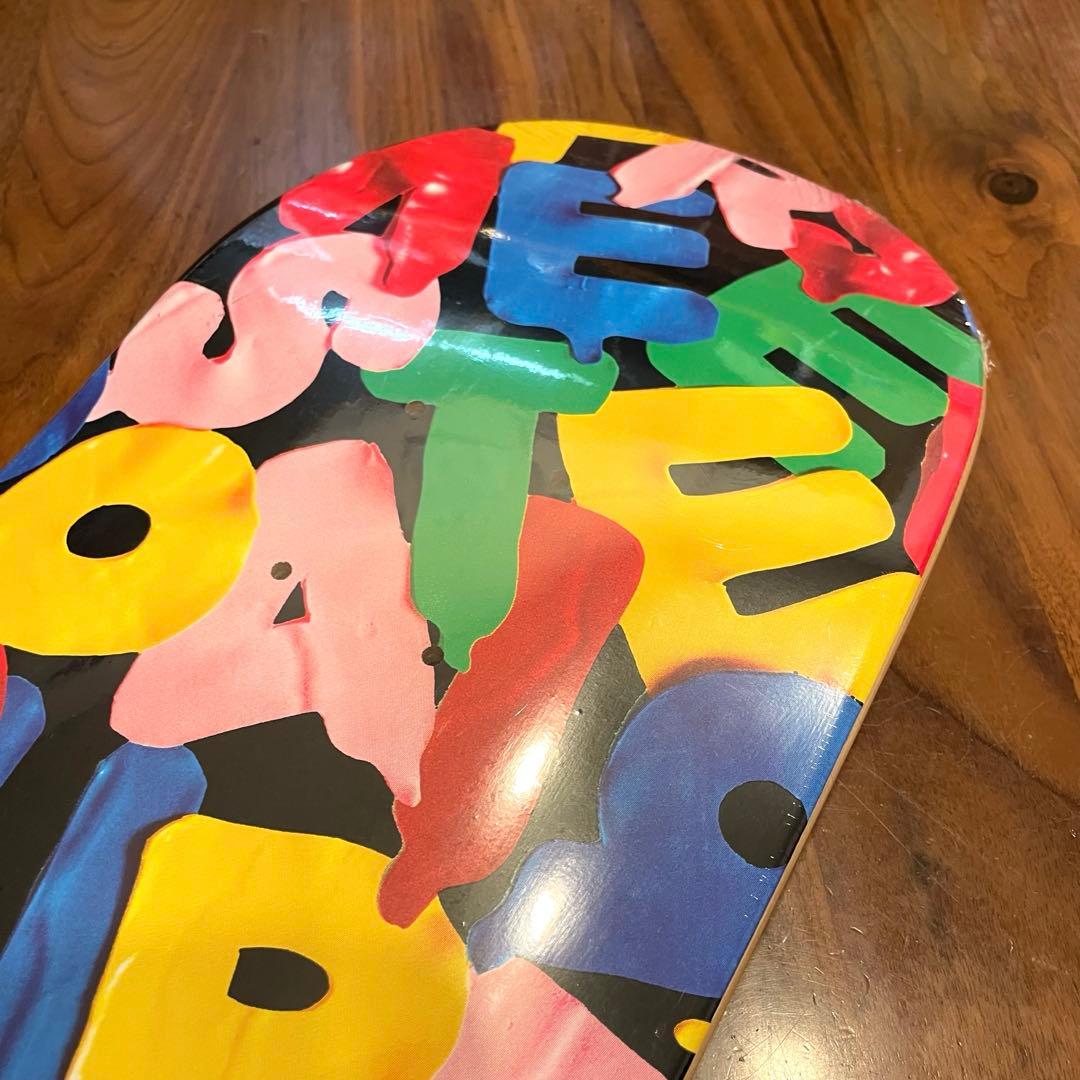 supreme シュプリーム　スケボー　スケボーデッキ　8.25 新品未使用