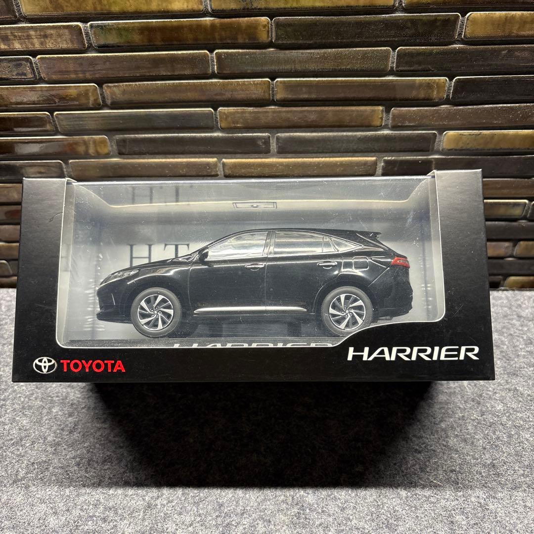《新品・早い者勝ち》トヨタ ハリアー HARRIER 60系 後期 1/30 黒