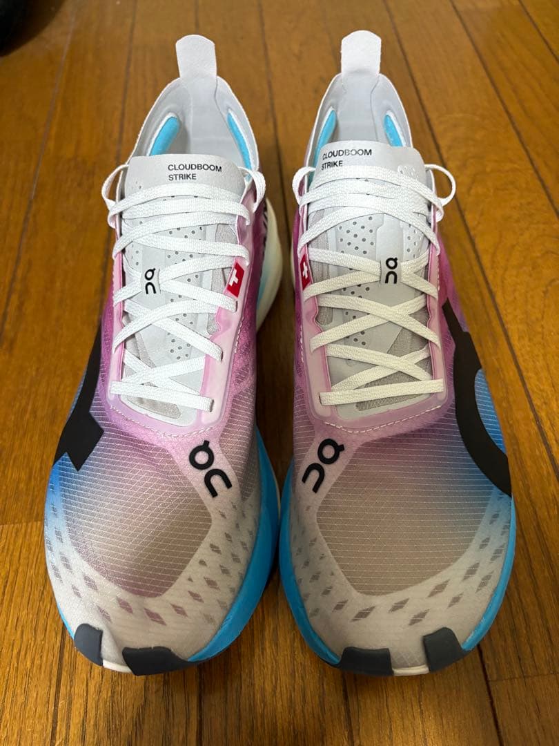 【新品正規品】早い者勝ち！大特価！クラウドブーム　ストライク 25.5cm①