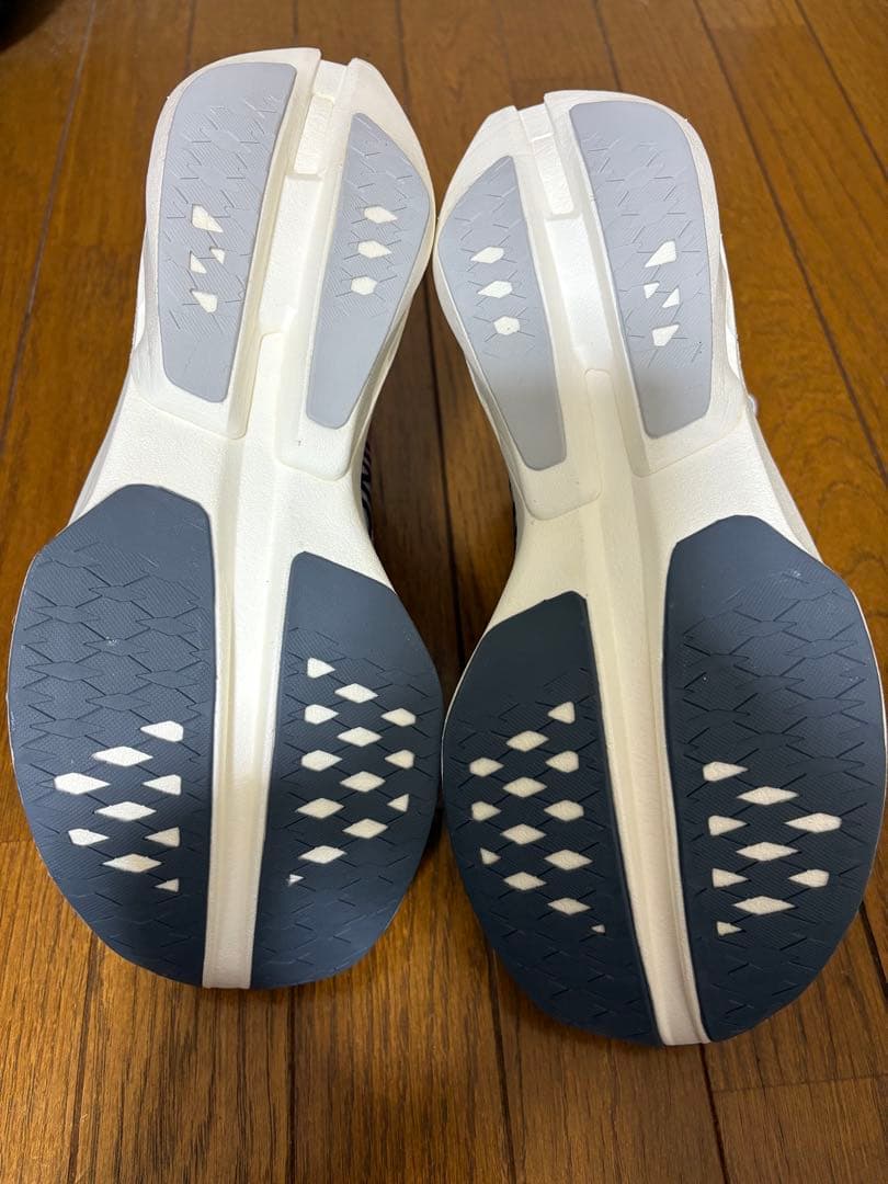 【新品正規品】早い者勝ち！大特価！クラウドブーム　ストライク 25.5cm①