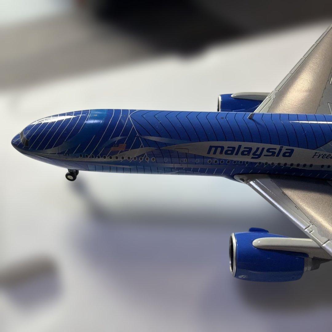 航空機・ヘリコプター Malaysia Airlines Boeing 777 1:200