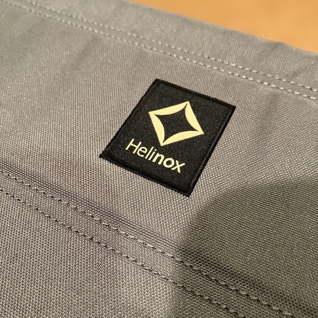 ヘリノックス　テーブル　グレー