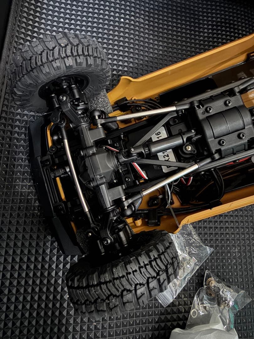 FMS FCX18 トヨタ ランドクルーザー LC80 RTR ライセンス品