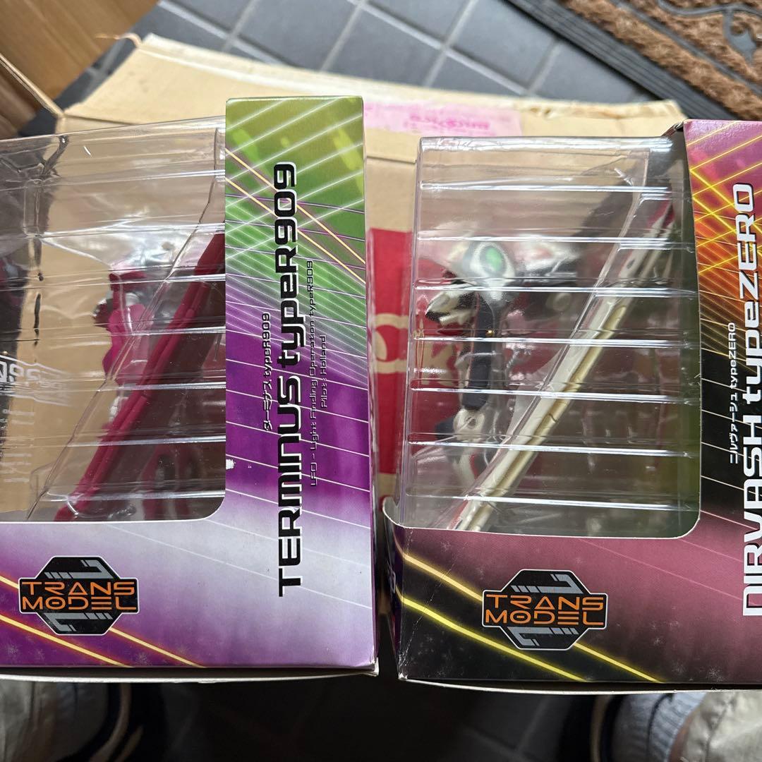 トランスモデル ニルヴァーシュtypeZERO と ターミナスtypeR909