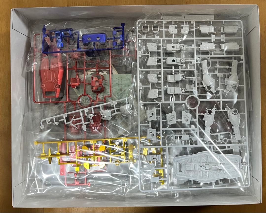 1/100 RX-78F00 横浜ガンダム　チタニウムフィニッシュ