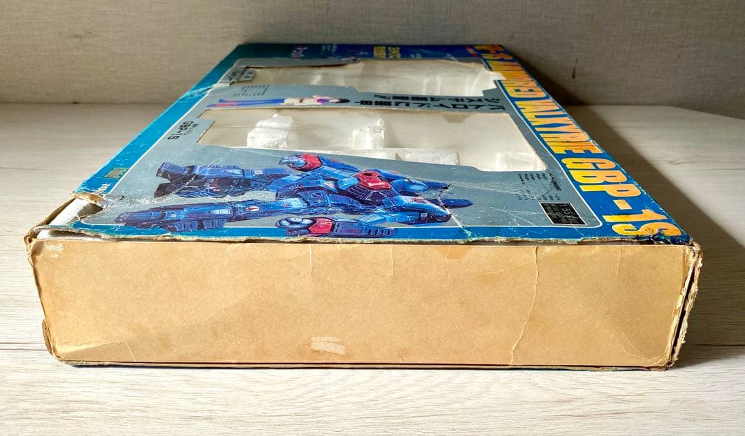 VF-1S Armored Valkyrie GBP-1Sダメージあり 空箱のみ