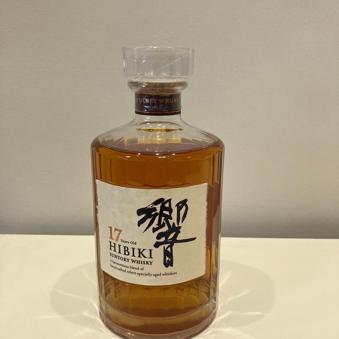 サントリー 響 17年 700ml 箱付き