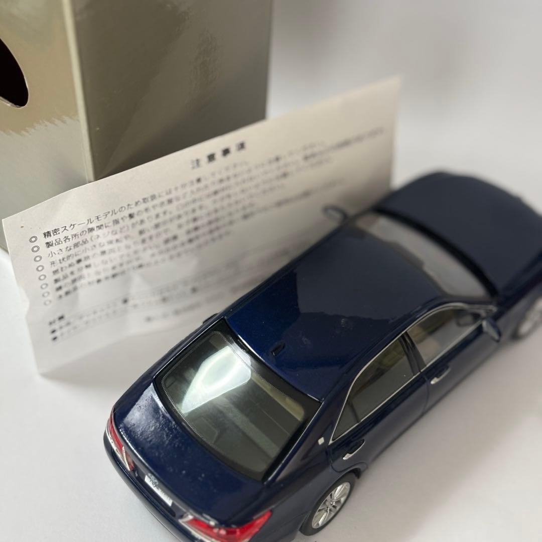 トヨタ クラウンロイヤル　カラーサンプル ダークブルーマイカ 非売品