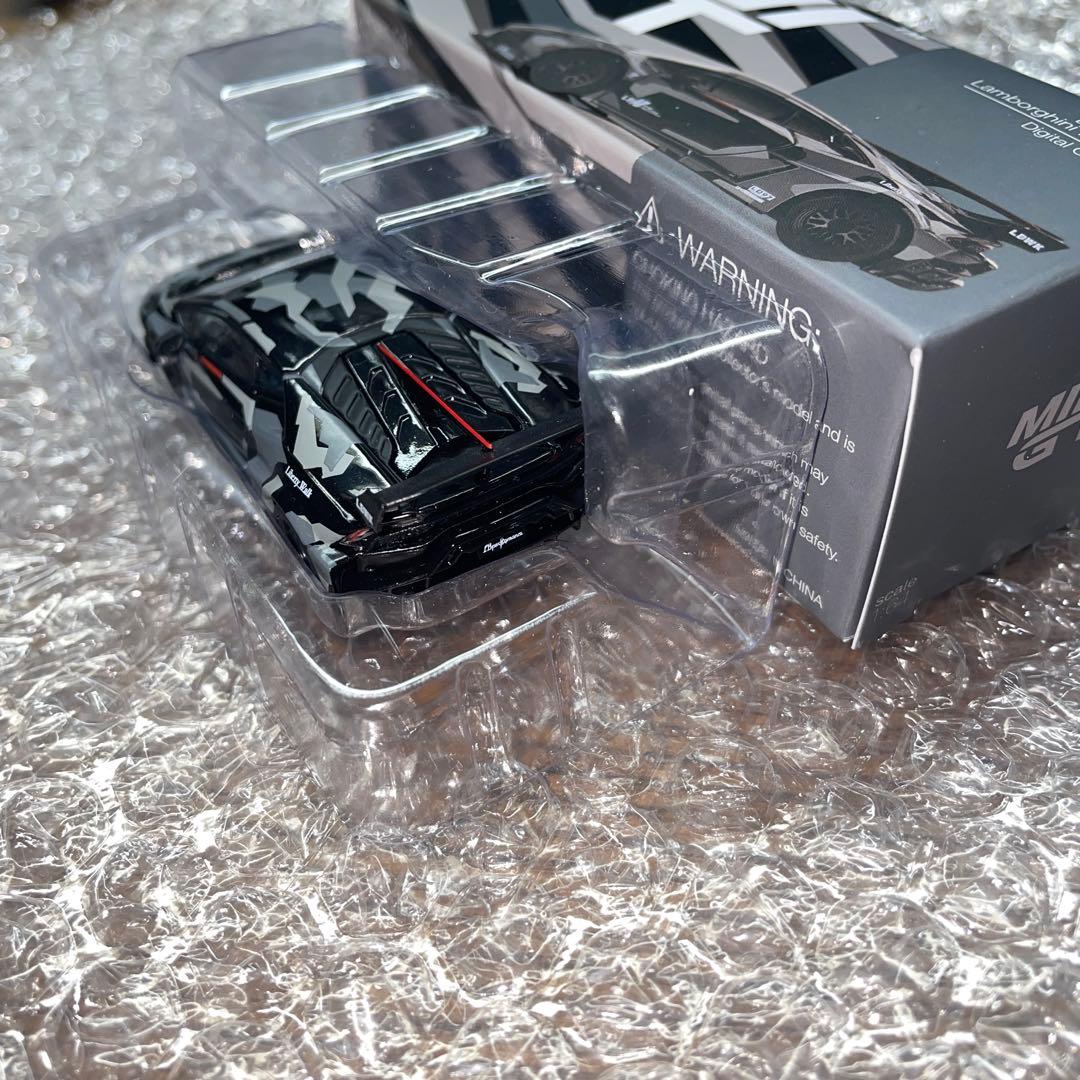 MINIGT LBWK 1/64 ランボルギーニ ウラカン カモフラージュ