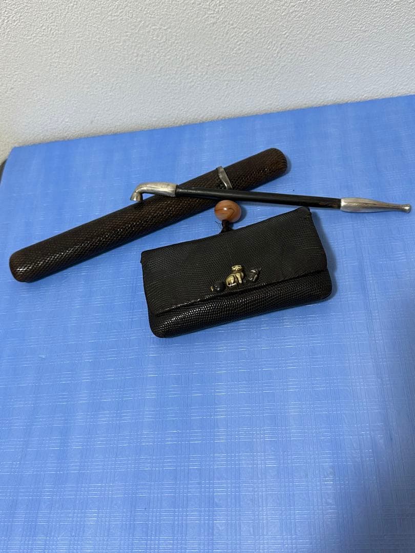 提げ物 煙管入れ 時代物 キセル 喫煙具 煙管筒 根付 銀製 前金具 金无垢