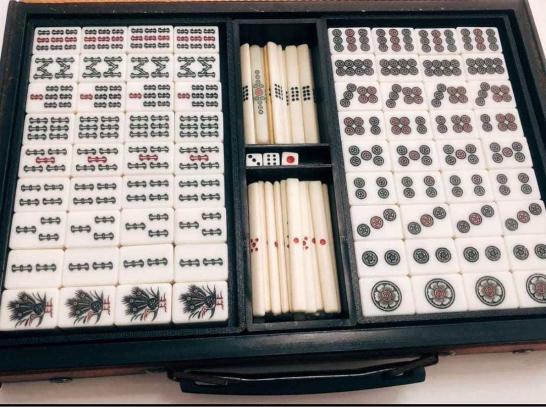 麻雀牌セット 伝統的デザイン