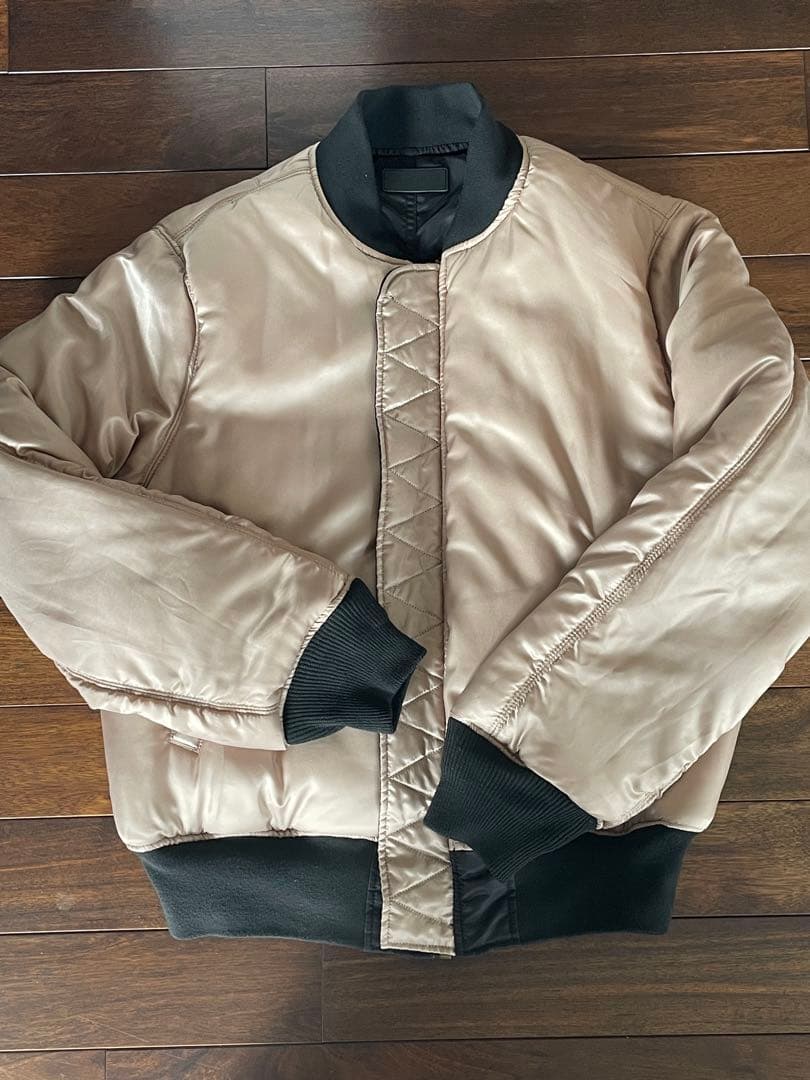 トレカ付き　　GOLDEN BTSジョングク　BOMBER JACKET