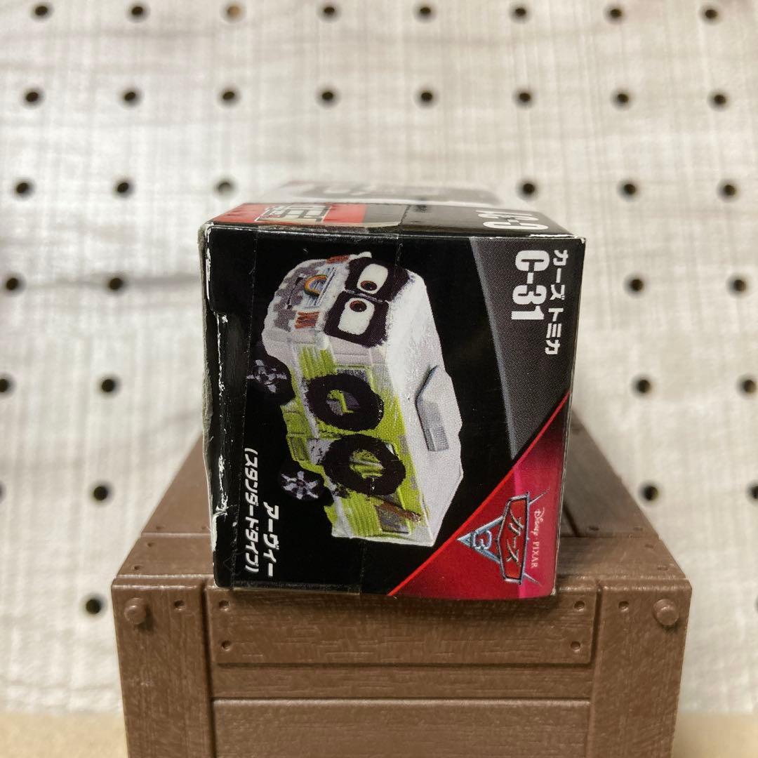 カーズ トミカ C-31 アーヴィー (スタンダードタイプ)