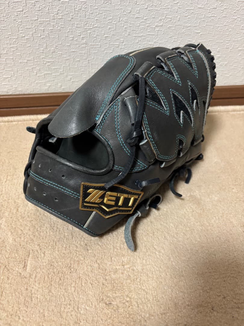 ZETTネオステイタス投手用グローブ