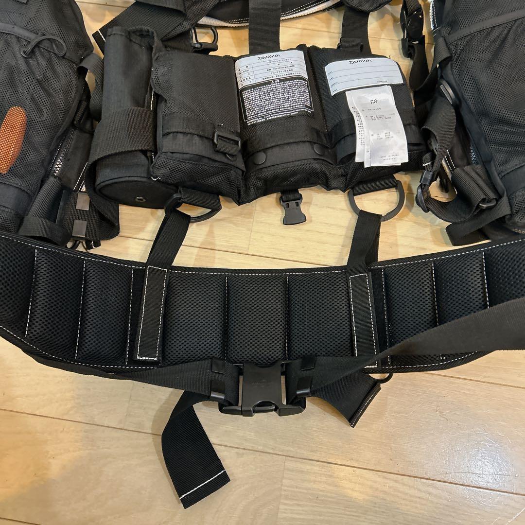 【美品】ダイワ ベンチクールゲームベストIV DF-6109 ライフジャケット