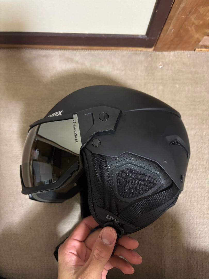 1*4様 UVEX マットブラック ヘルメット バイザー付き