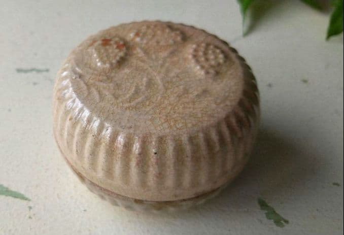 香合 古支那陽刻 香盒