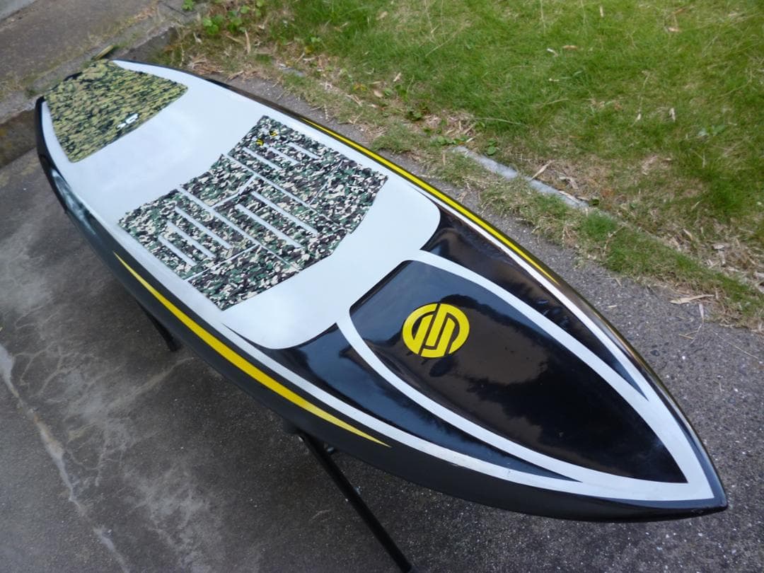 ま*ん様 サーフボード「サンタクルーズ」FANG Model ！５フィン 超浮力