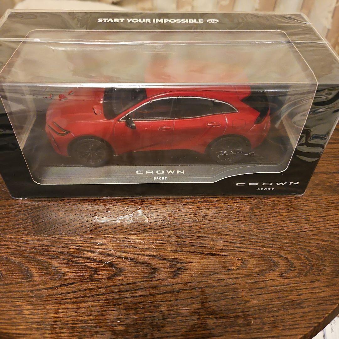 トヨタ CROWN SPORT1/30 ミニカー エモーショナルレッド
