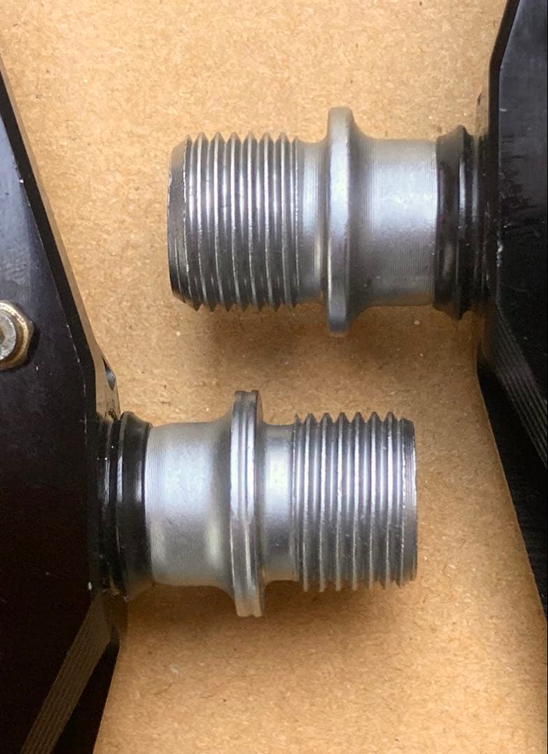 DMR VAULT フラットペダル / グロス ブラック