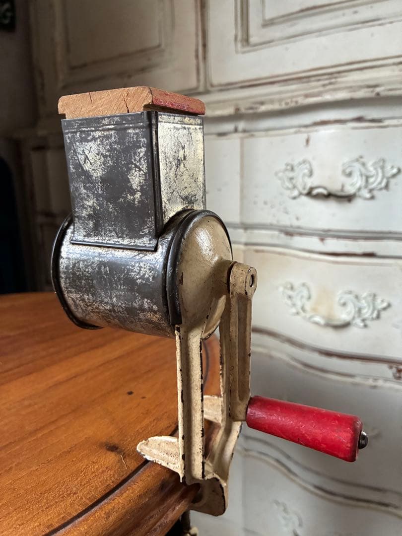 フランス　アンティーク　チーズ　グレーター　削り　おろし器　グラインダー　赤白