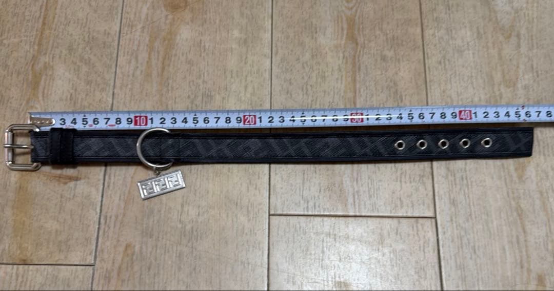 FENDI ブラックレザー FF柄ドッグカラー　首輪 Mサイズ