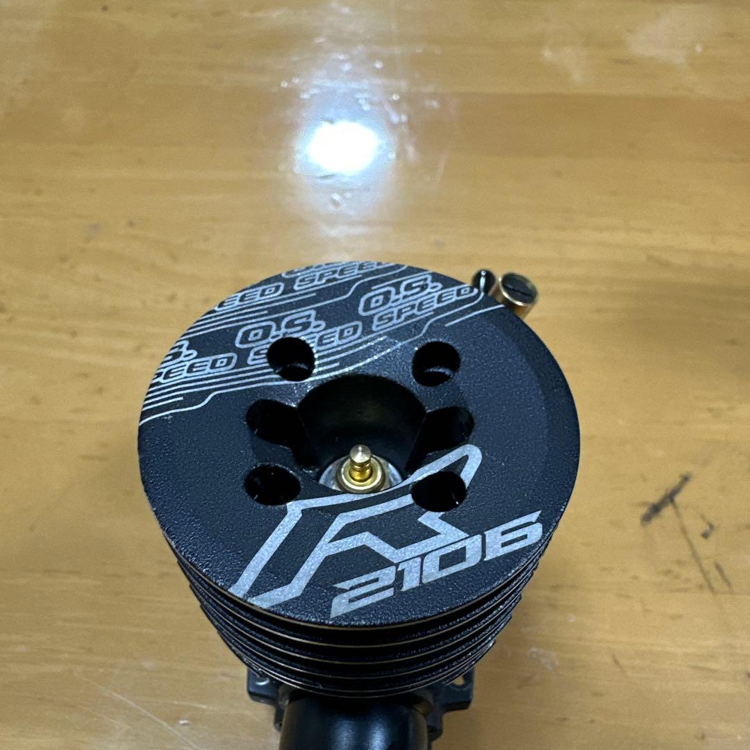 O.S.スピード　R2106エンジン