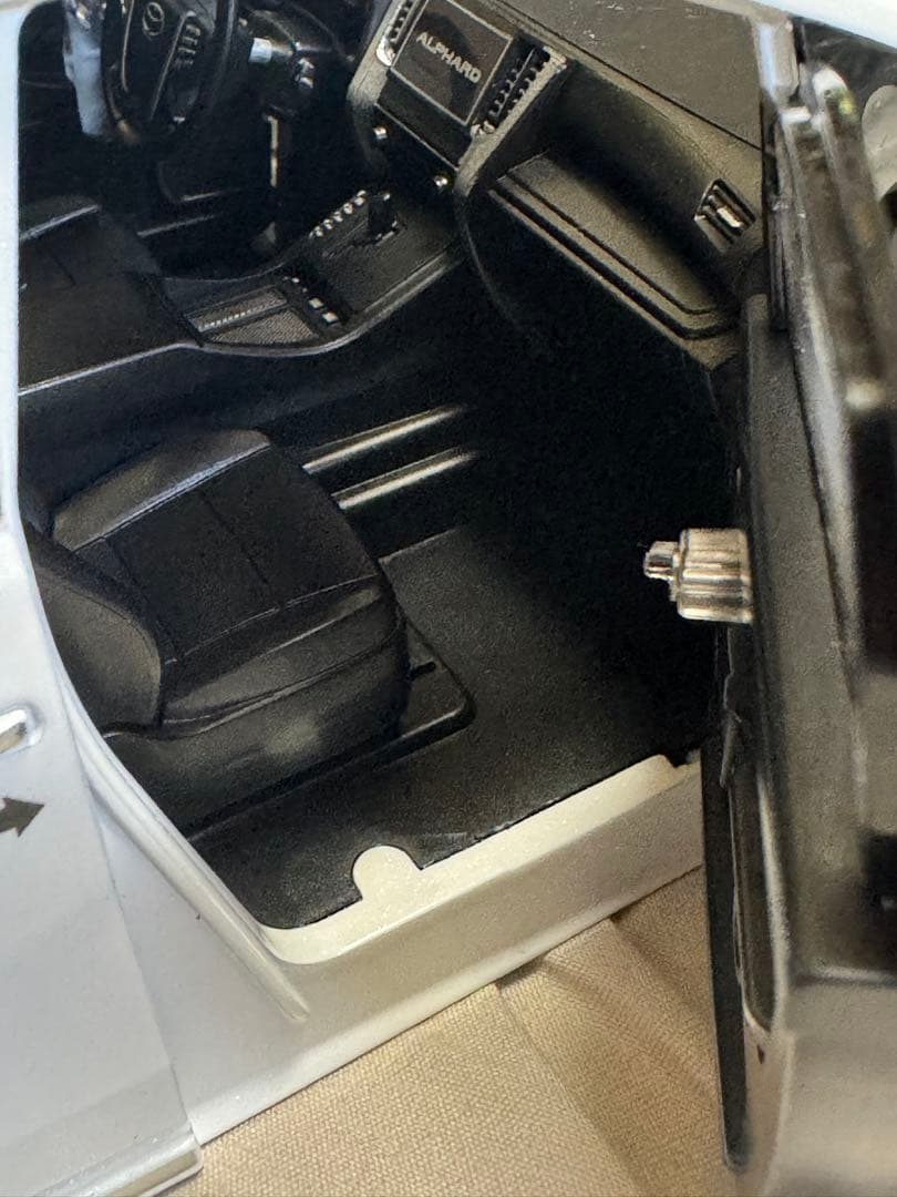 ALPHARD LEDヘッドライト ミニカー ホワイト