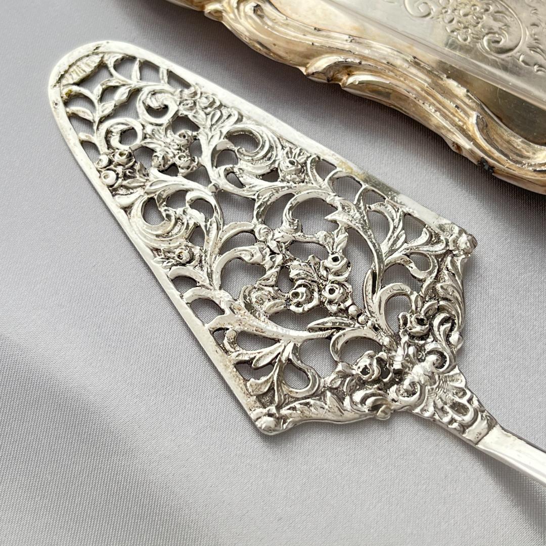 【ドイツ】 ローズと透かしのケーキサーバー【純銀】ヒルデスハイムローズ 20cm