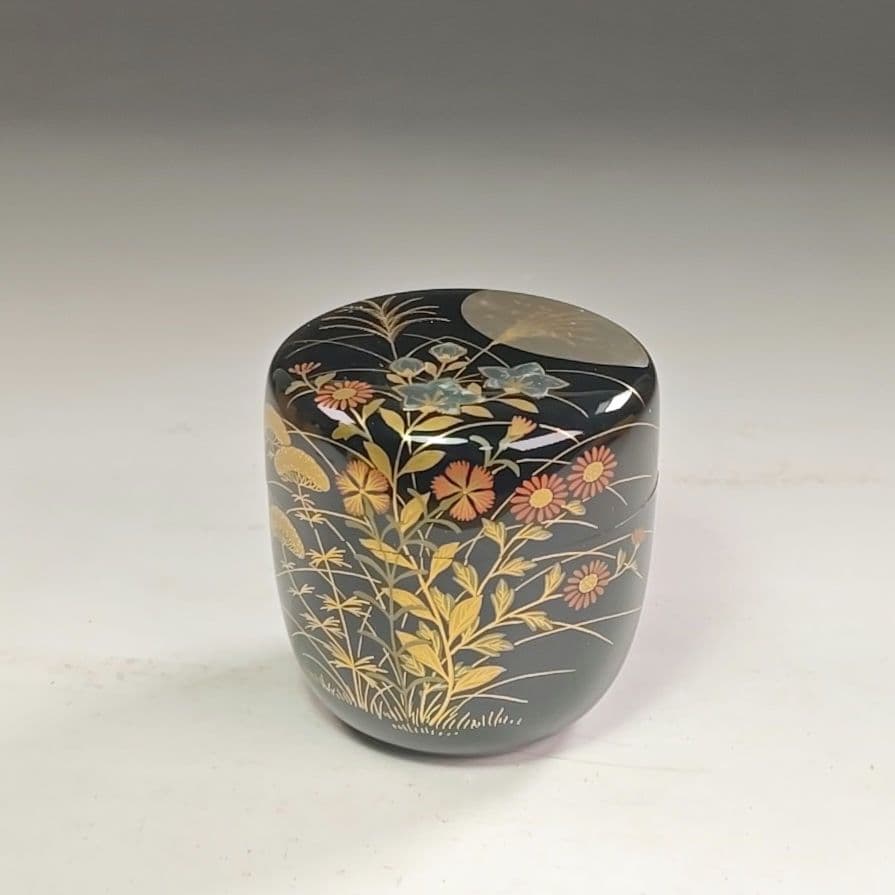 ウ258 棗『奥津一心斉作』『月に秋草鈴虫蒔絵　大棗　共箱』漆塗　茶道具